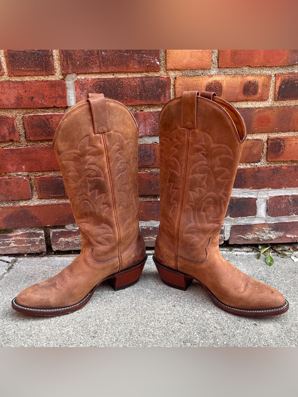 Vintage Tan Leather Western Cowboy Boots - Picture 9 of 11